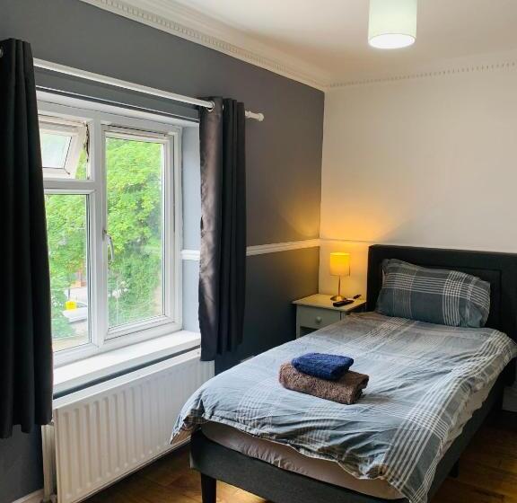 غرفة قياسية فردية حمام مشترك, Circle Guest House Bed Only