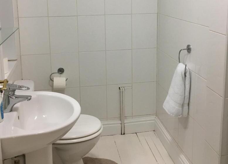 غرفة قياسية فردية, Circle Guest House Bed Only