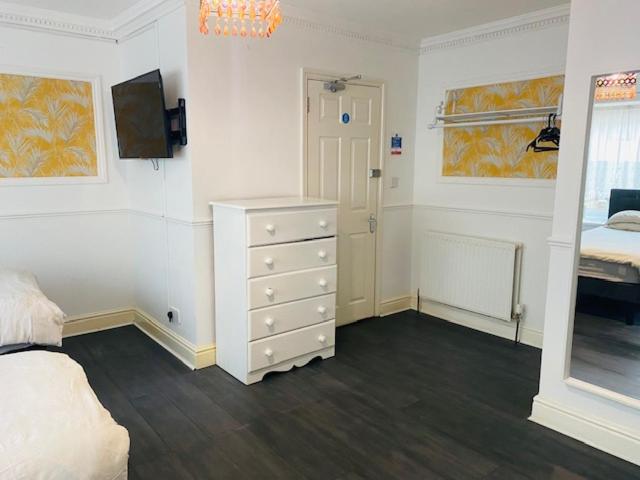 Номер Стандарт, Circle Guest House Bed Only