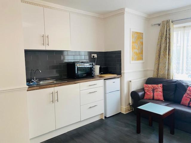 غرفة قياسية, Circle Guest House Bed Only