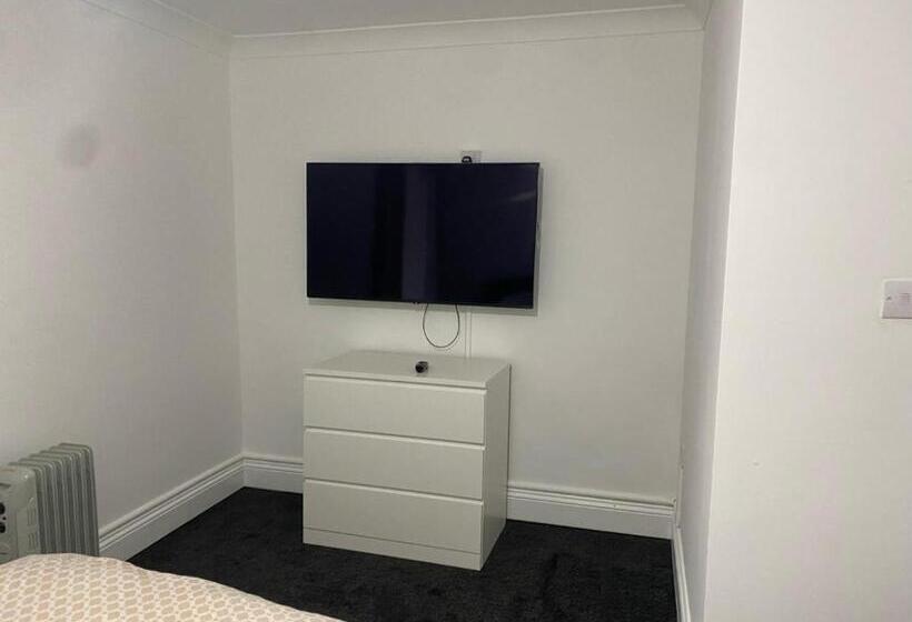 غرفة قياسية فردية حمام مشترك, Circle Guest House Bed Only