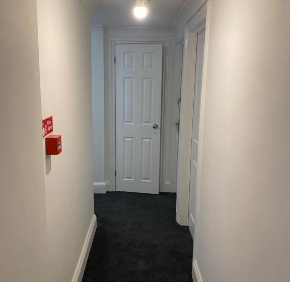 غرفة قياسية فردية حمام مشترك, Circle Guest House Bed Only