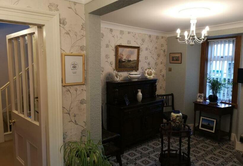 Семейный Номер, Hay Lodge