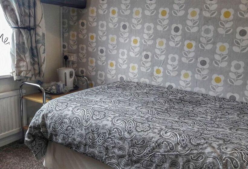 标准单人间, Kirk Lea