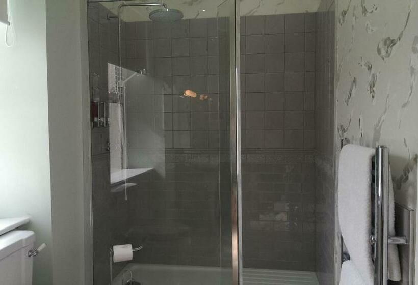 סוויטה, Min Y Don Guest House