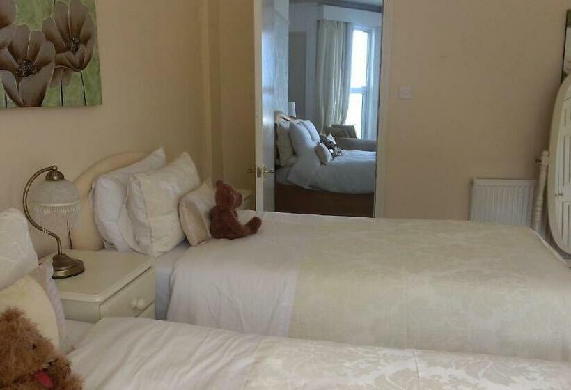 מיטת קינג בסוויטה, Min Y Don Guest House