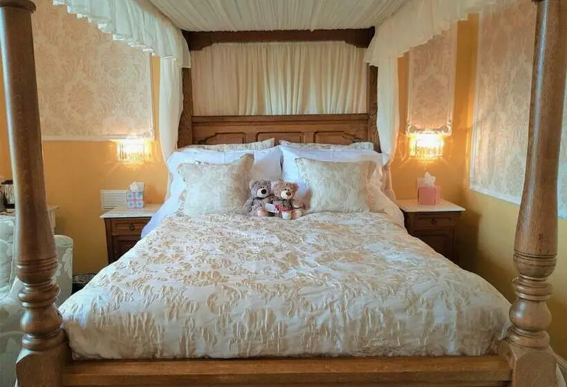 سوییت, Min Y Don Guest House