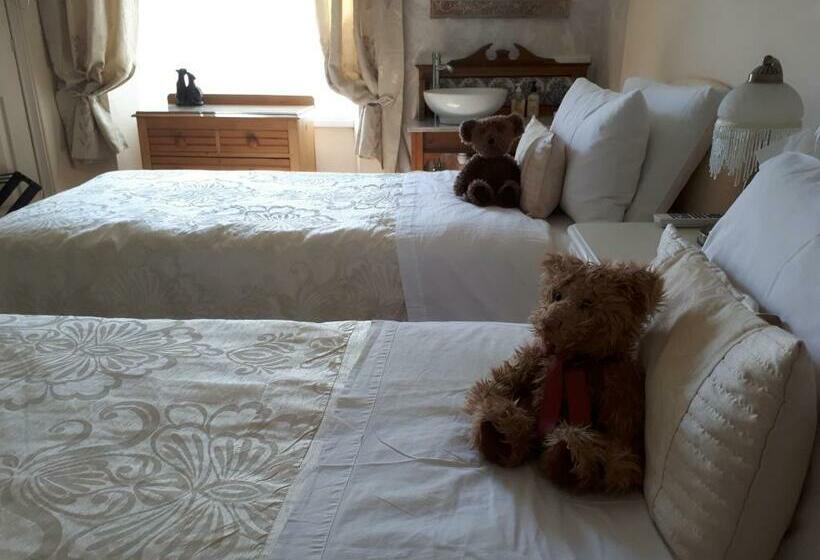 מיטת קינג בסוויטה, Min Y Don Guest House