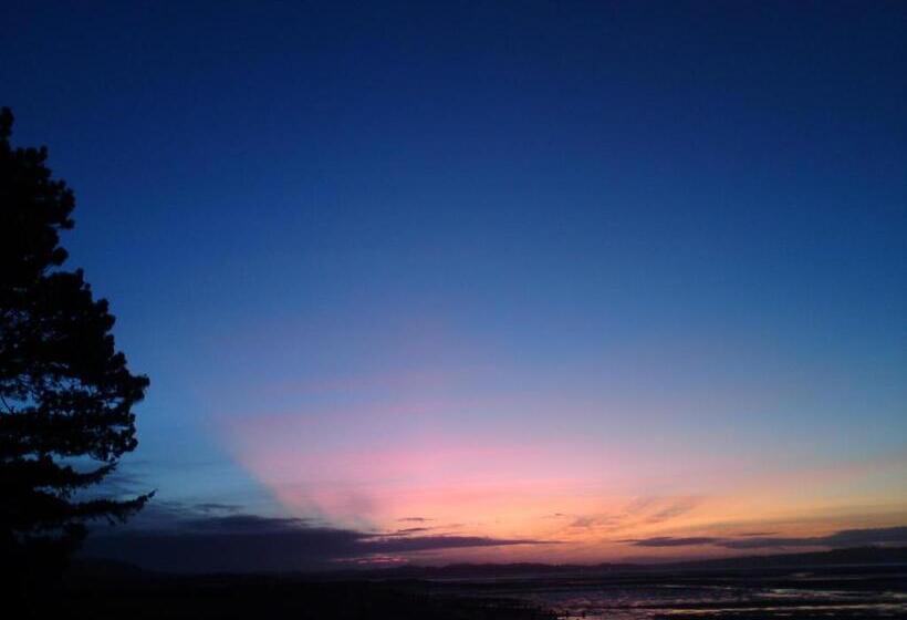 סוויטה, Min Y Don Guest House