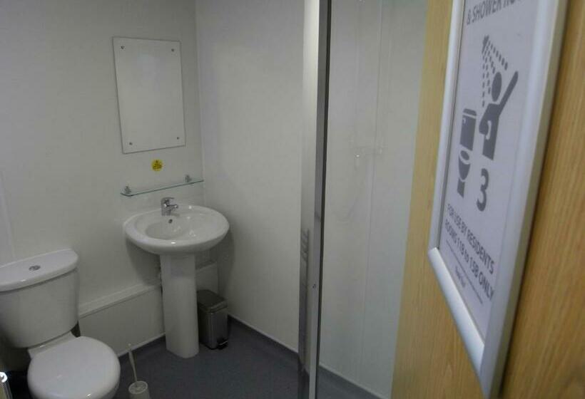 חדר סטנדרט יחיד, The Stop Hollies Truckstop Café