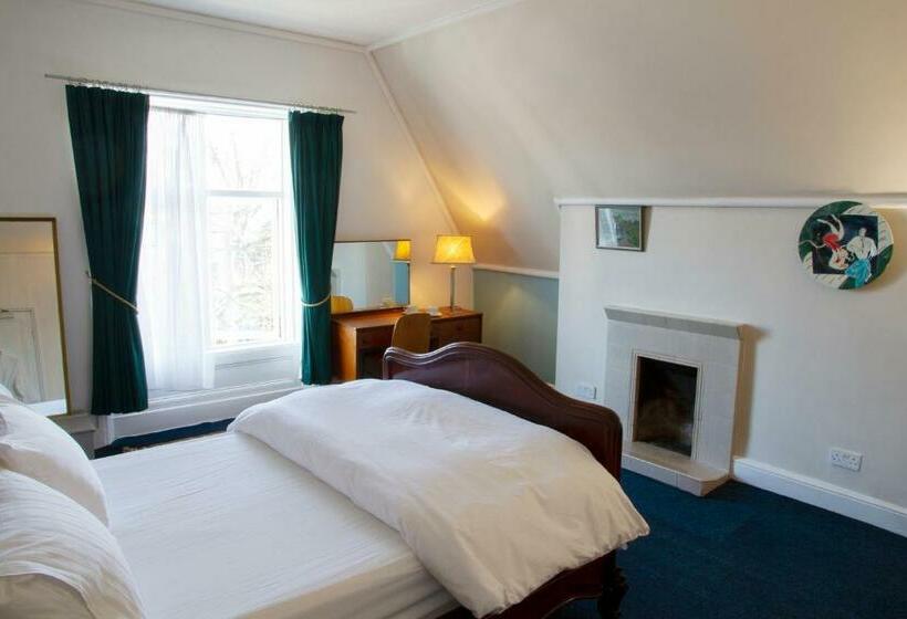 غرفة قياسية, Square Tree House