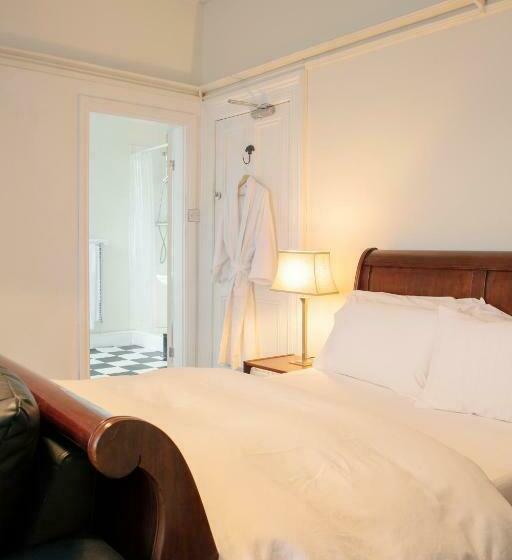 غرفة قياسية, Square Tree House