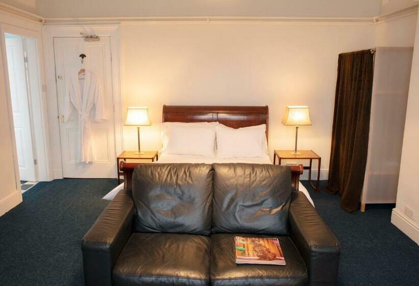 غرفة قياسية, Square Tree House