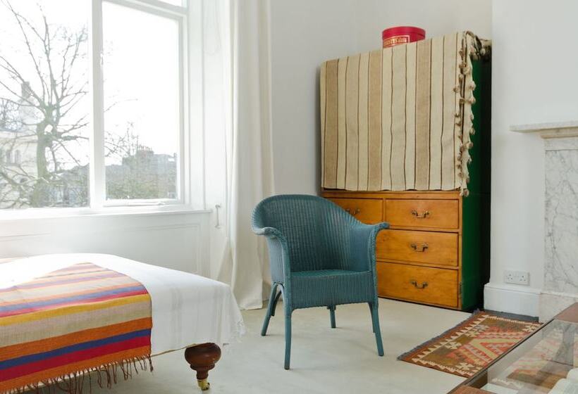 غرفة قياسية, Square Tree House