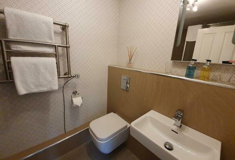 デラックスルーム, Strathmore Guest House