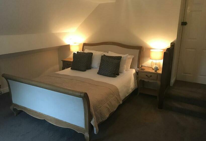 スタンダードルーム, The Charlton Arms