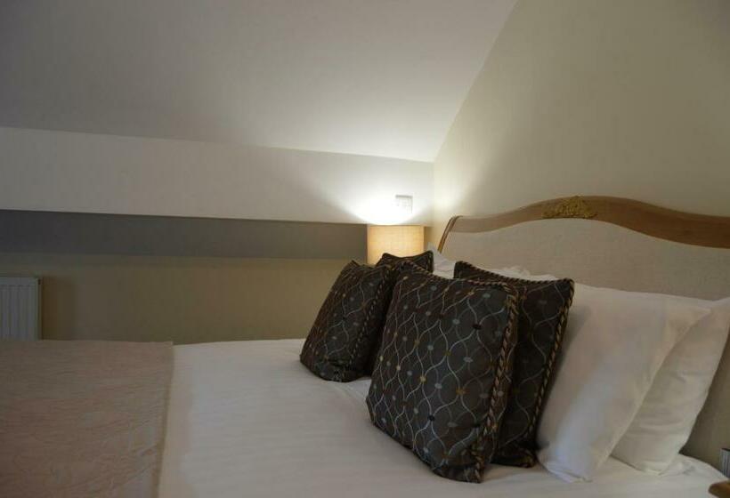 スタンダードルーム, The Charlton Arms