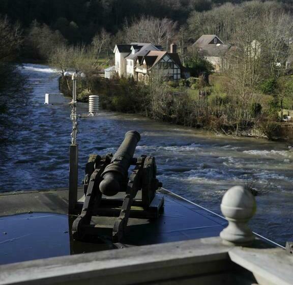 スタンダードルーム, The Charlton Arms