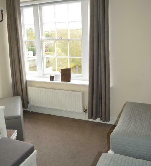 スタンダードルーム, The Charlton Arms