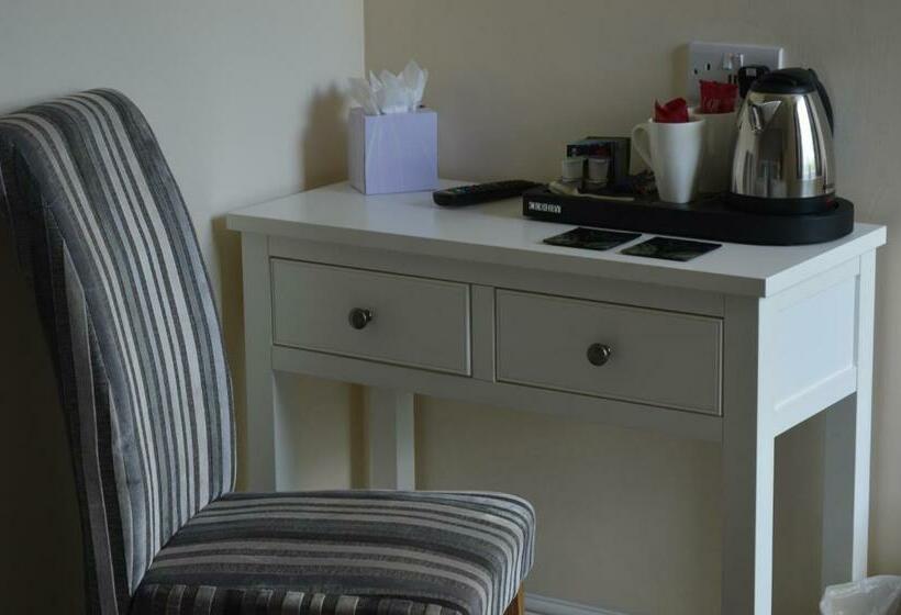 スタンダードルーム, The Charlton Arms