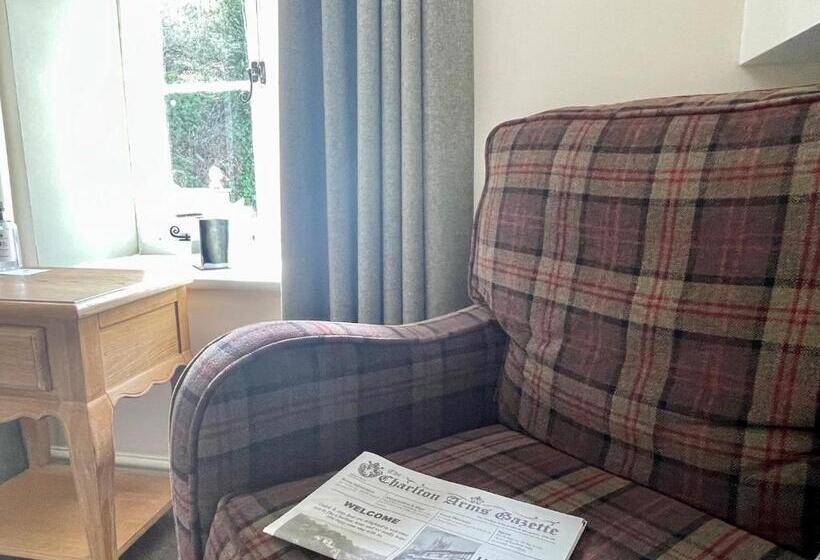 スタンダードルーム, The Charlton Arms
