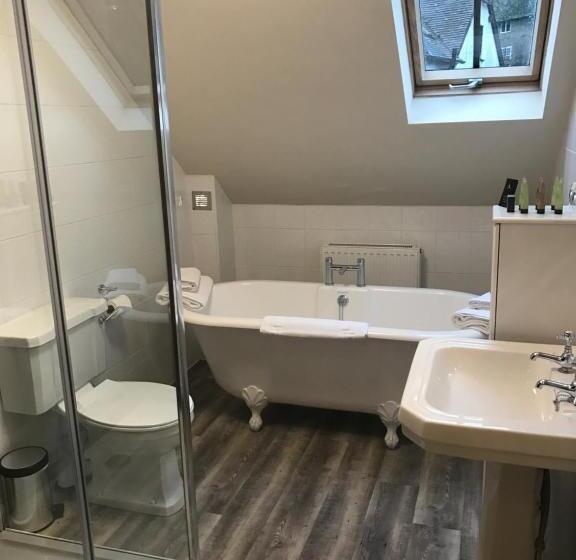 キングサイズベッドのスタンダードルーム, The Charlton Arms