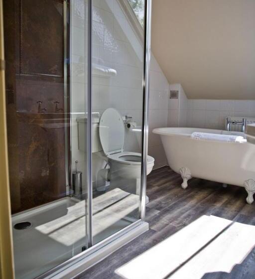 キングサイズベッドのスタンダードルーム, The Charlton Arms