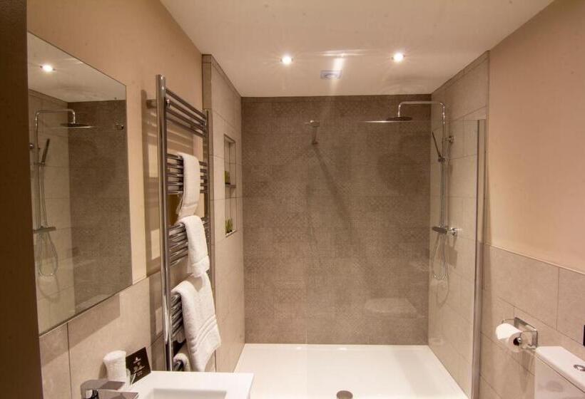 キングサイズベッドのスタンダードルーム, The Charlton Arms