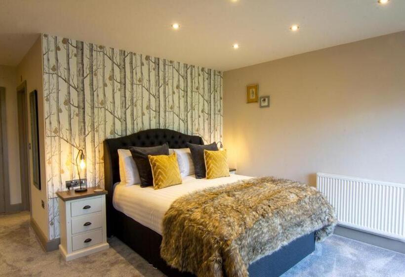 キングサイズベッドのスタンダードルーム, The Charlton Arms