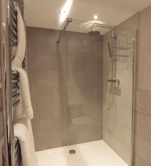 バルコニー付スイート, The Charlton Arms