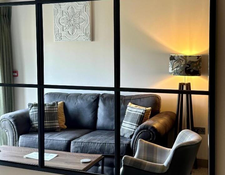 バルコニー付スイート, The Charlton Arms