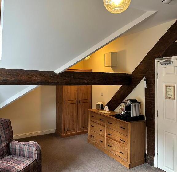 スタンダードルーム, The Charlton Arms