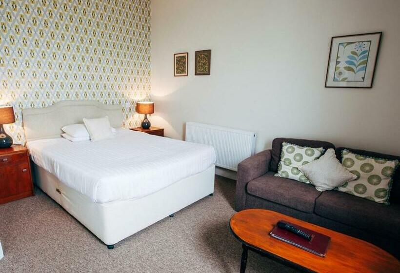 חדר סטנדרט, The Cliff Hall