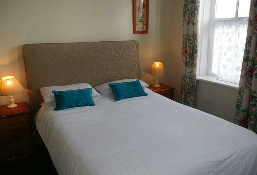 חדר סטנדרט, The Cliff Hall