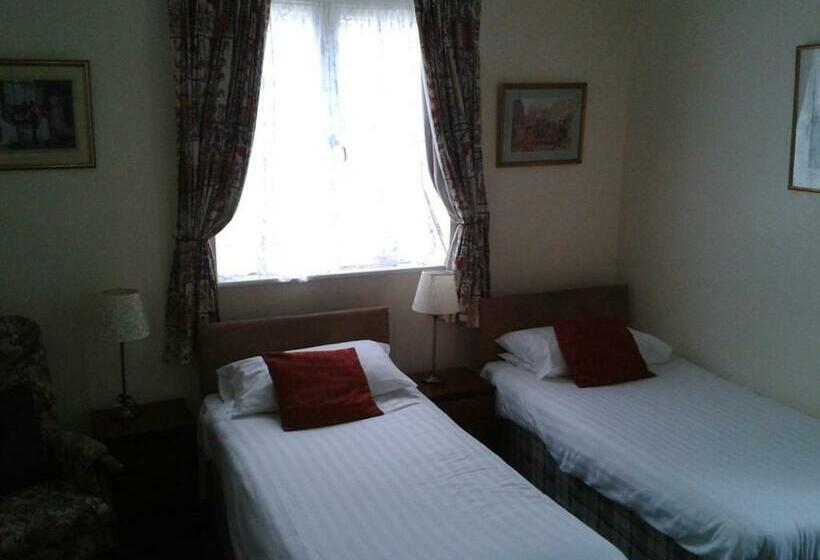 חדר סטנדרט, The Cliff Hall