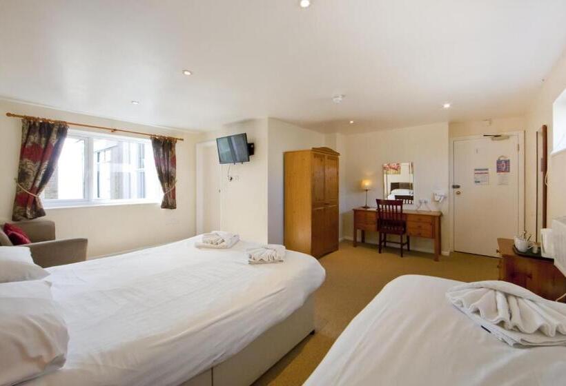 חדר סטנדרט לארבעה, The Cliff Hall