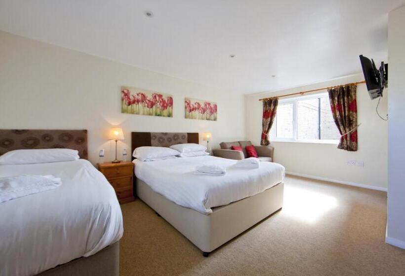 חדר סטנדרט לארבעה, The Cliff Hall