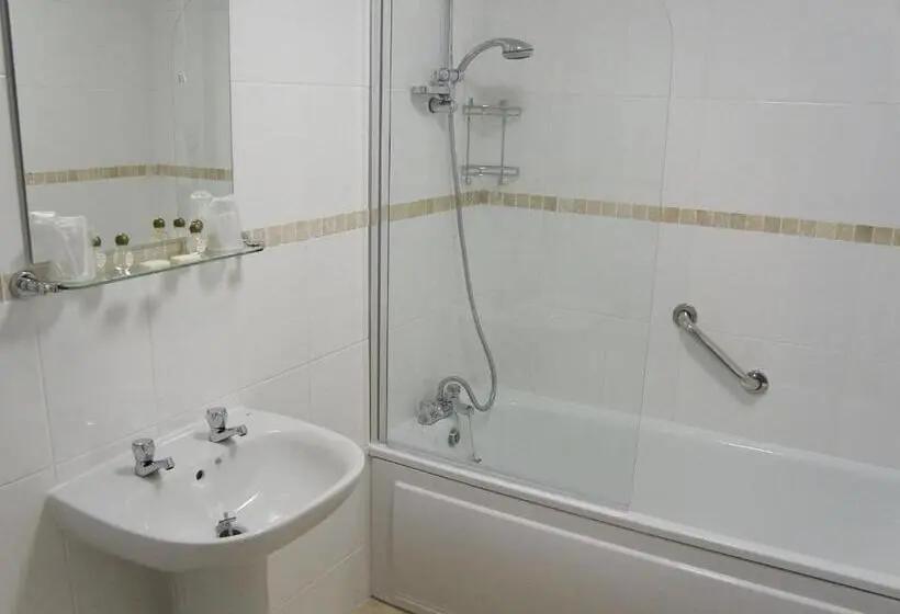 スーペリアの４人部屋, The Railway Inn