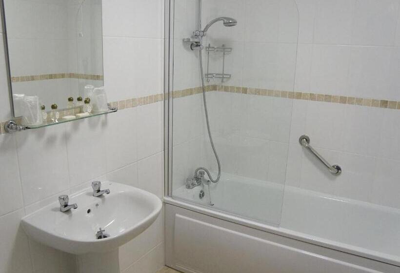 スーペリアトリプルルーム, The Railway Inn