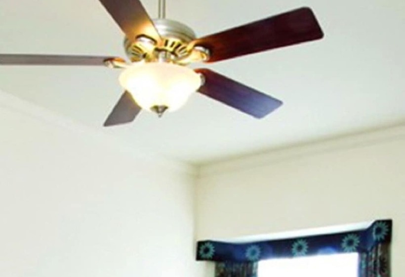 スーペリアトリプルルーム, The Railway Inn