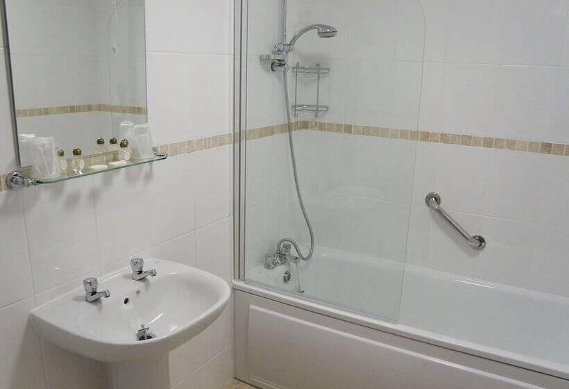 スーペリアトリプルルーム, The Railway Inn