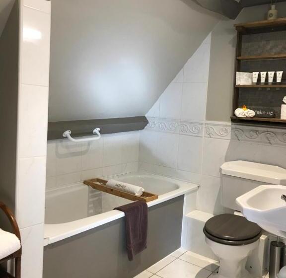 スタンダードルーム, The Bridge House