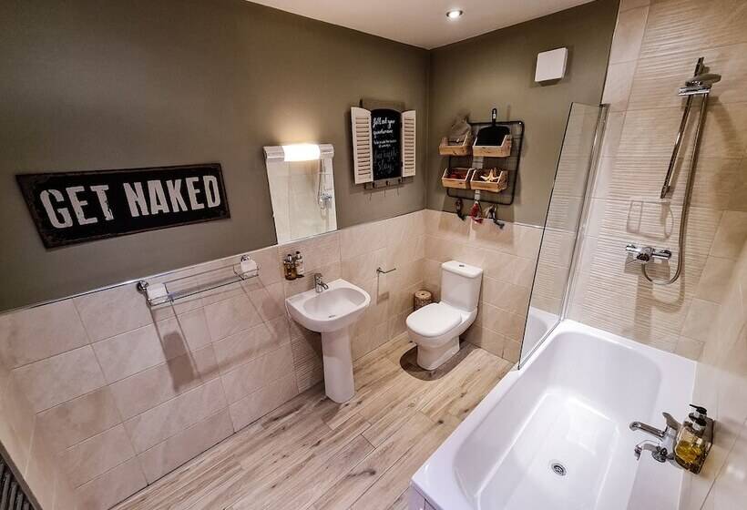 スタンダードルーム, Grantham Arms