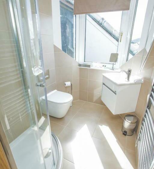 스탠다드 룸 킹사이즈 침대, Heathmount