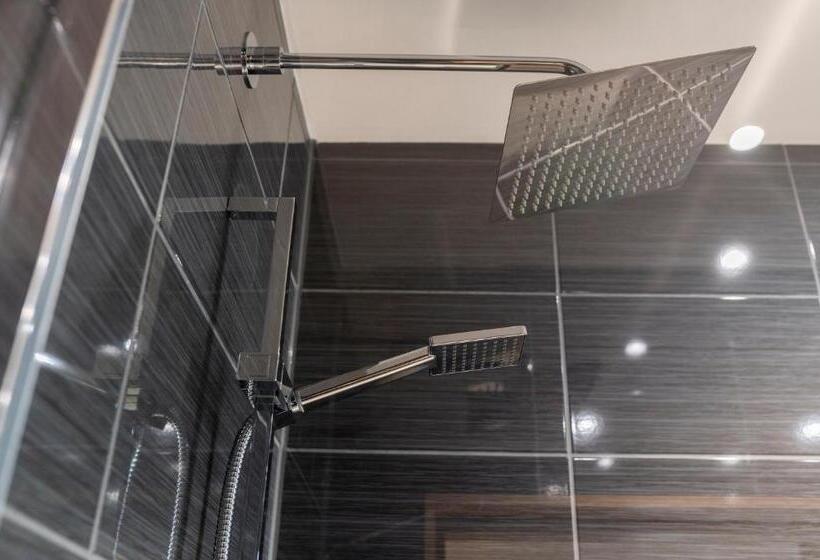 패밀리 룸, Heathmount