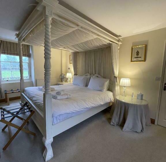 جناح, The Bedingfeld Arms