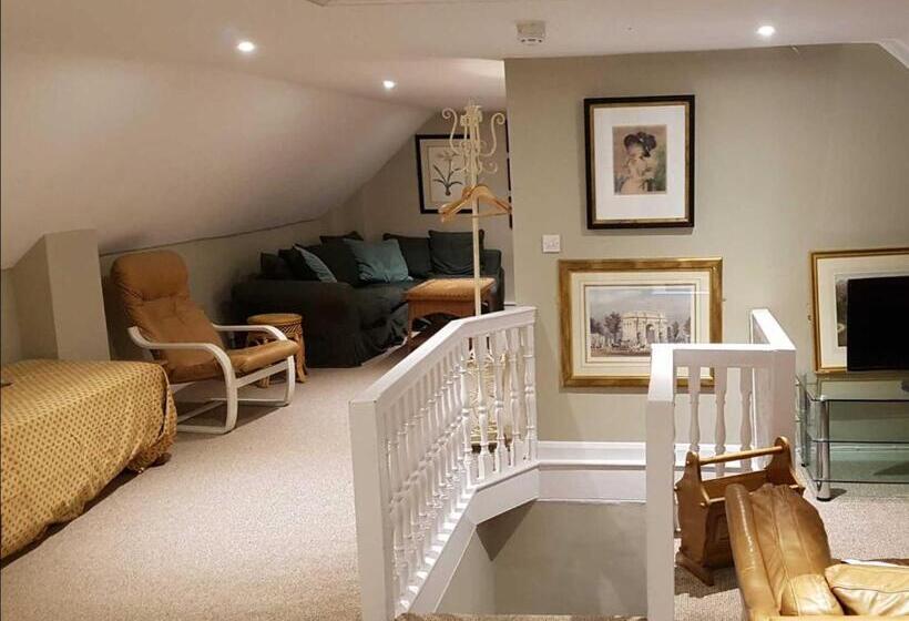 Апартаменты 1 Спальня, The Bedingfeld Arms