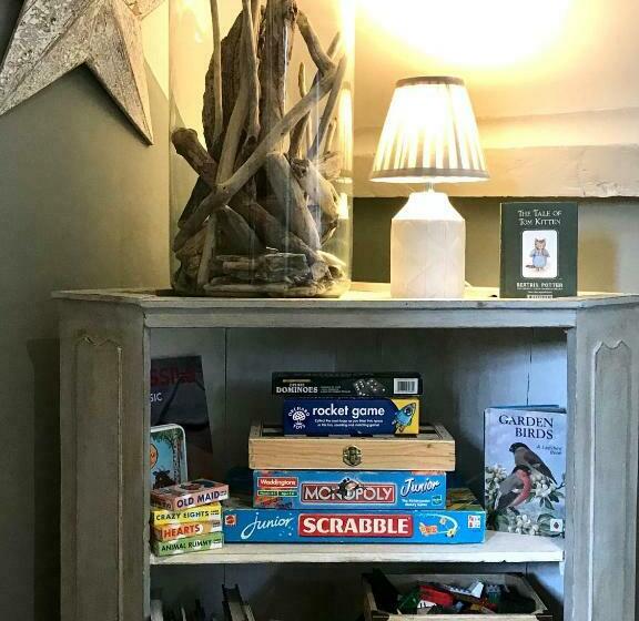 家庭间, The Bridge House