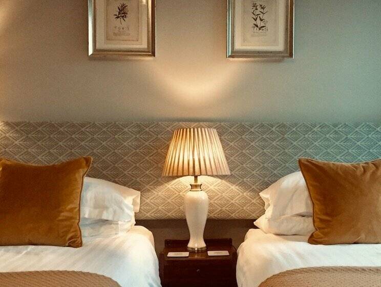 标准间, The Bridge House