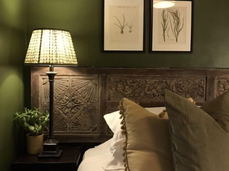 スタンダードシングルルーム, The Bridge House